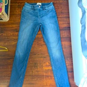 Comfortable, barely worn